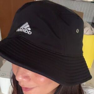 ADIDAS  Classic Black Bucket Hat